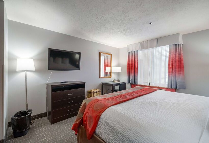 هتل Ramada By Wyndham Sioux Falls Airport  & Suites