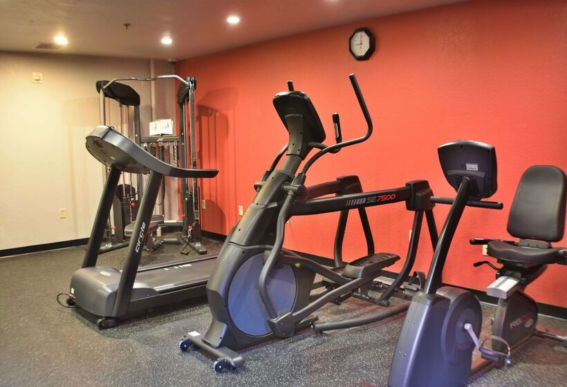 هتل Ramada By Wyndham Sioux Falls Airport   Waterpark Resort & Event Center