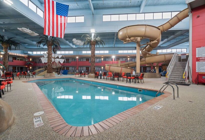 هتل Ramada By Wyndham Sioux Falls Airport   Waterpark Resort & Event Center