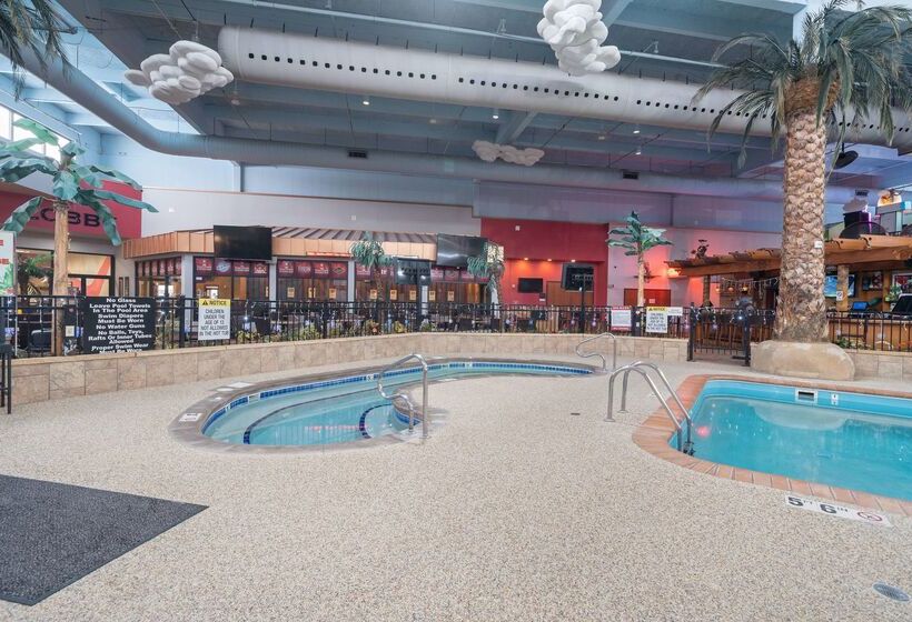 هتل Ramada By Wyndham Sioux Falls Airport   Waterpark Resort & Event Center