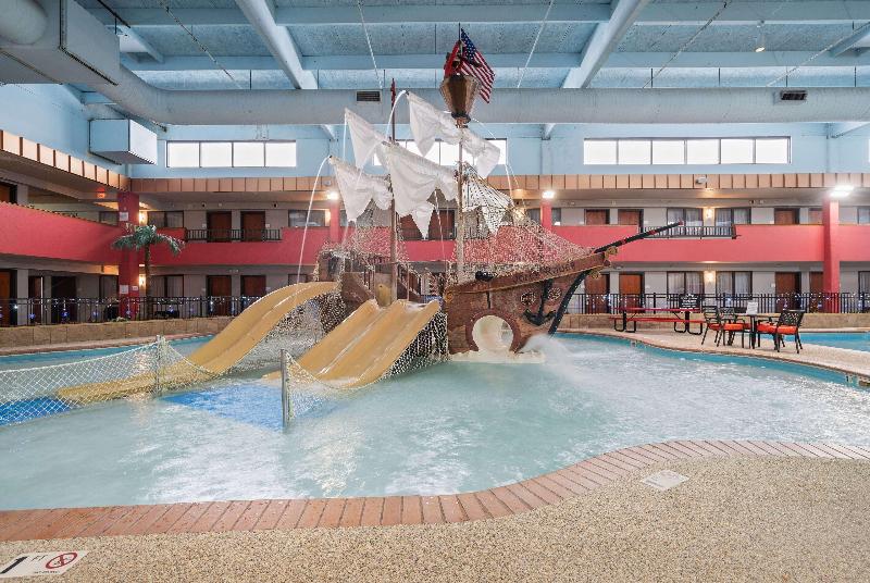 هتل Ramada By Wyndham Sioux Falls Airport   Waterpark Resort & Event Center