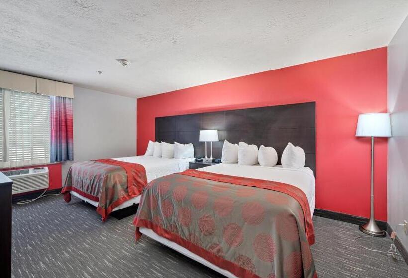 هتل Ramada By Wyndham Sioux Falls Airport  & Suites