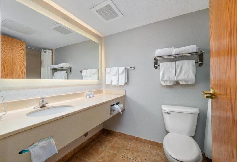 هتل Ramada By Wyndham Sioux Falls Airport   Waterpark Resort & Event Center