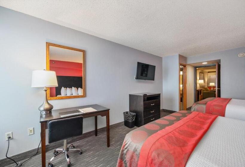 هتل Ramada By Wyndham Sioux Falls Airport  & Suites