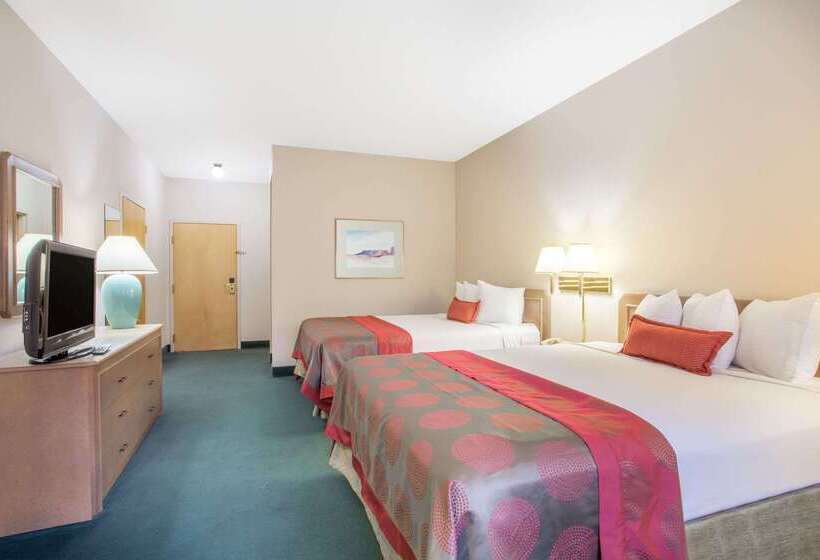 هتل Ramada By Wyndham St George