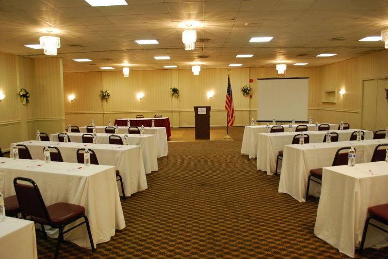 فندق Ramada By Wyndham Triangle/quantico