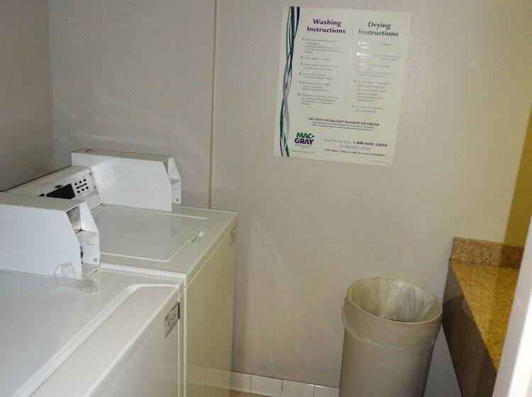 هتل Ramada By Wyndham Tuscaloosa