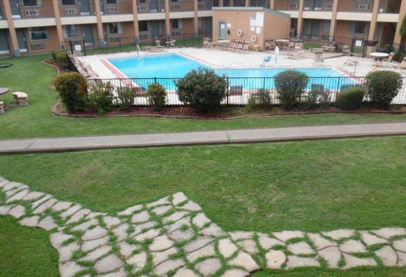 בית מלון כפרי Red Roof Inn & Suites Oklahoma City Southwest