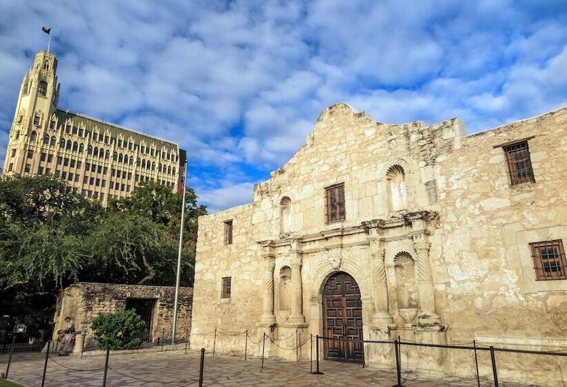 هتل The Emily Morgan San Antonio   A Doubletree By Hilton