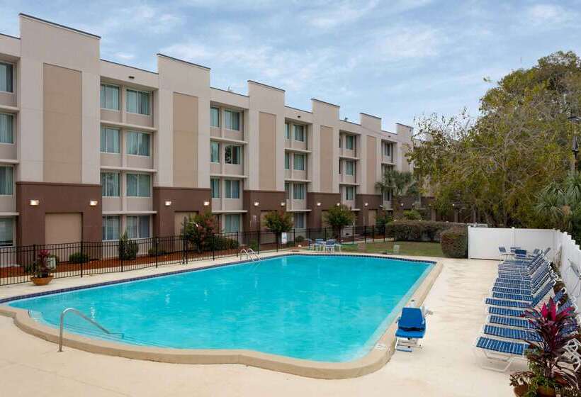 בית מלון כפרי Wyndham Garden Tallahassee Capitol Near Fsu