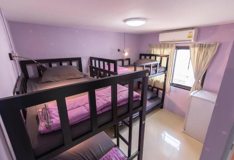 هتل Full Stop. Hostel