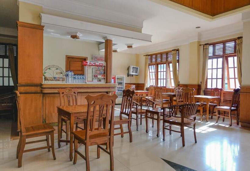 فندق Sarangan Permai By Oyo Rooms