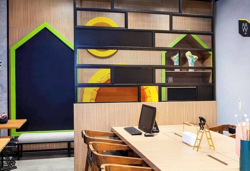 هتل Ibis Styles Bekasi Jatibening