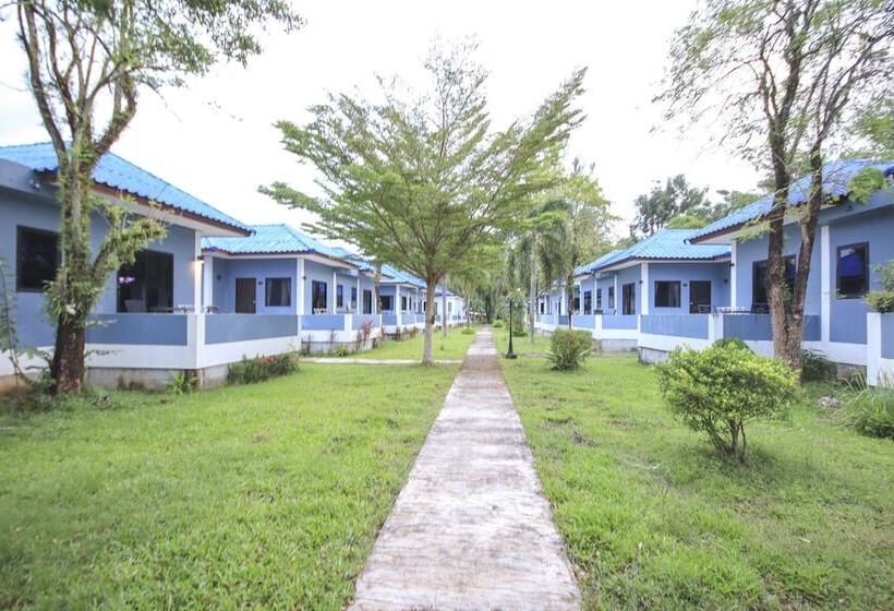 هتل Capital O75345 Praewa Villas Naiyang Phuket
