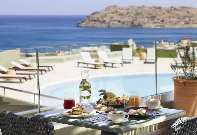 هتل Cayo Exclusive Resort & Spa