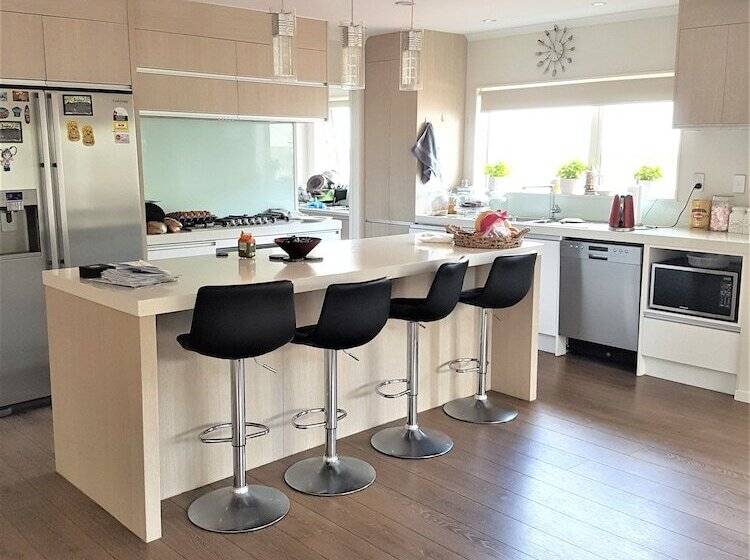 پانسیون Sylvia Park House