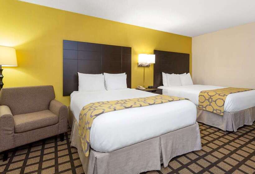 בית מלון כפרי Baymont By Wyndham Queensbury/lake George