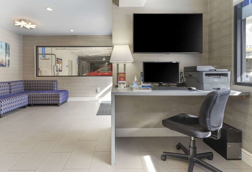 فندق Best Western Red Coach Inn