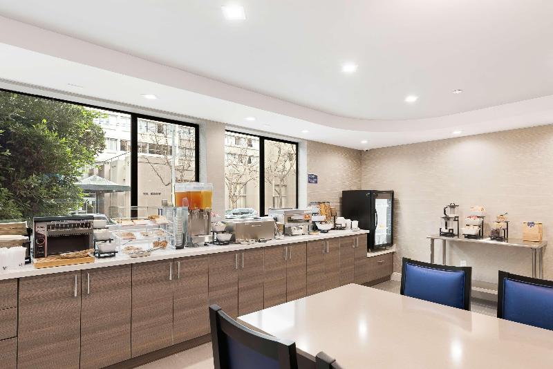 فندق Best Western Red Coach Inn