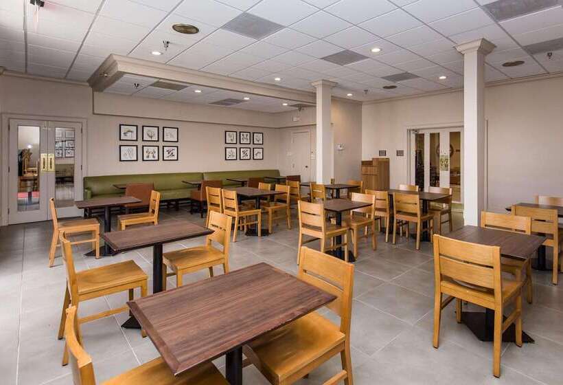 هتل Country Inn & Suites By Radisson, Metairie New Orleans , La