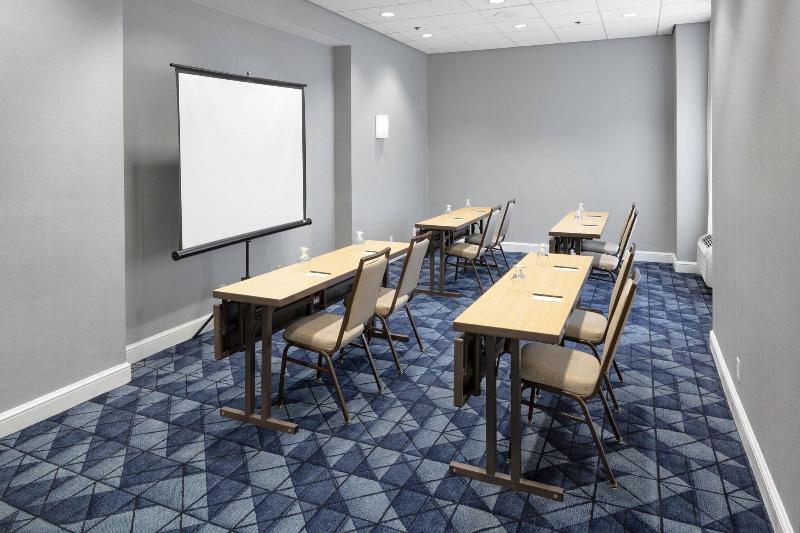 ホテル Courtyard Shelton