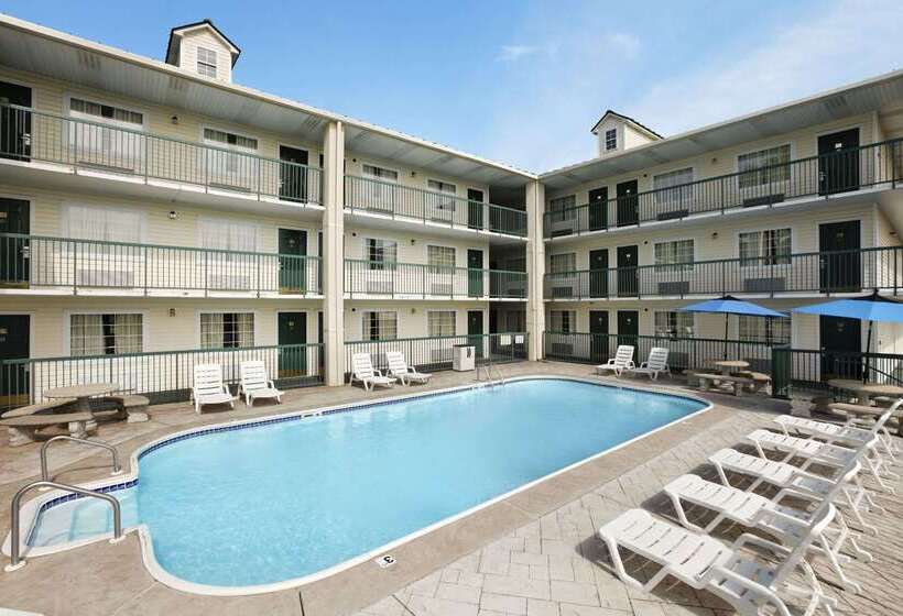 فندق Days Inn By Wyndham Branson/near The Strip