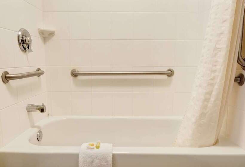 בית מלון כפרי Days Inn By Wyndham Overland Park/metcalf/convention Center