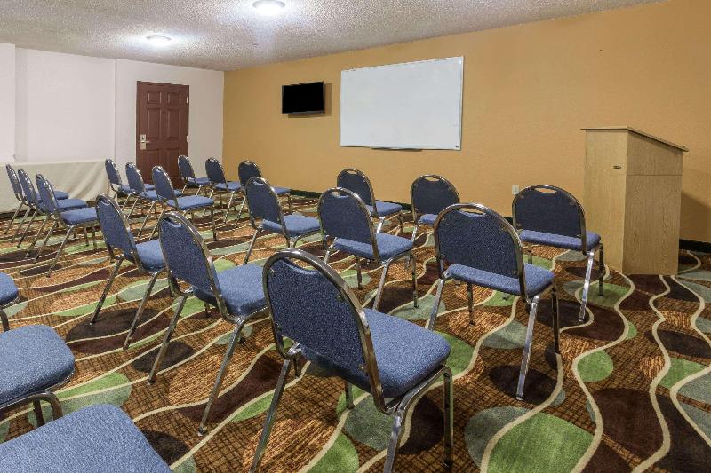 בית מלון כפרי Days Inn By Wyndham Sarasota I75