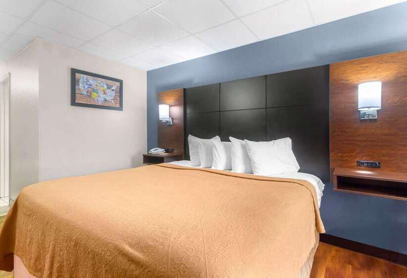 فندق Econo Lodge Inn & Suites At The Convention Center