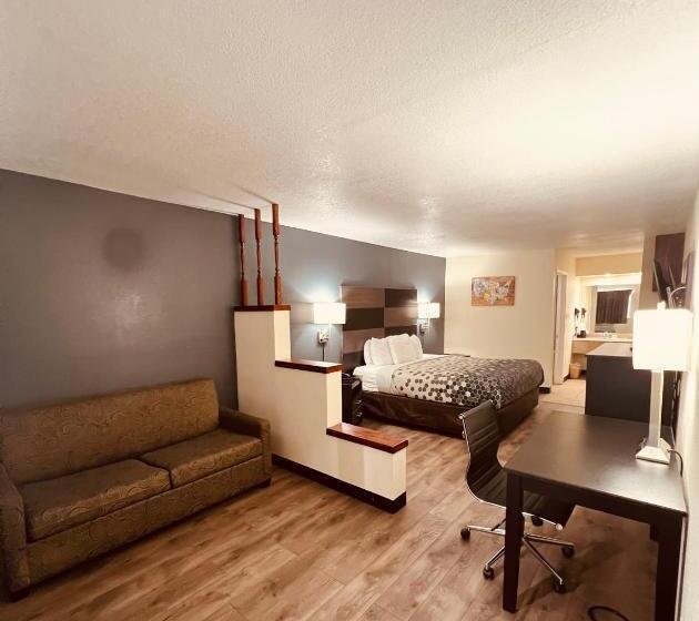 هتل Econo Lodge Inn & Suites Downtown San Antonio Riverwalk Area