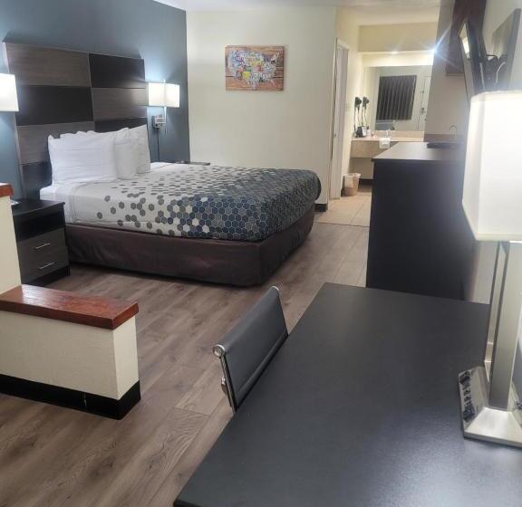 هتل Econo Lodge Inn & Suites Downtown San Antonio Riverwalk Area