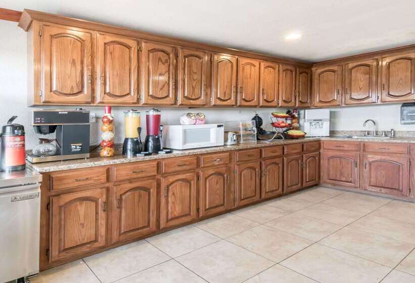 בית מלון כפרי Knights Inn   Belton/temple