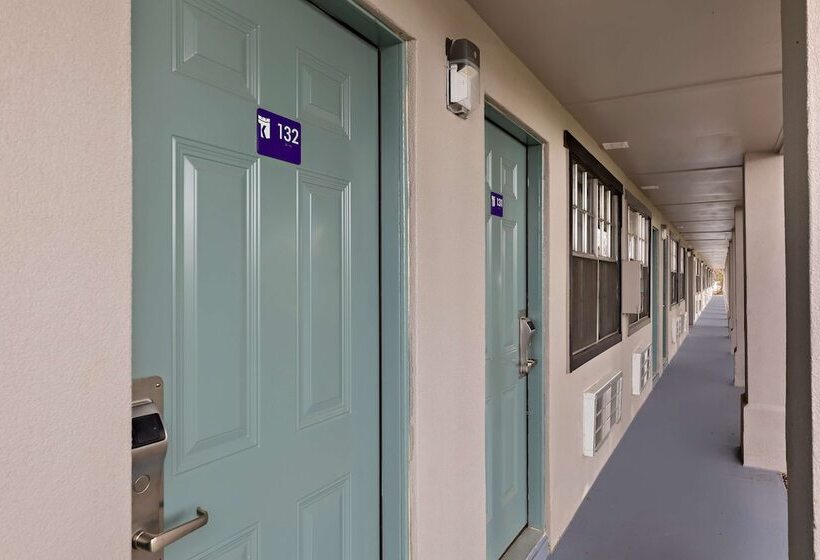 בית מלון כפרי Knights Inn   Belton/temple