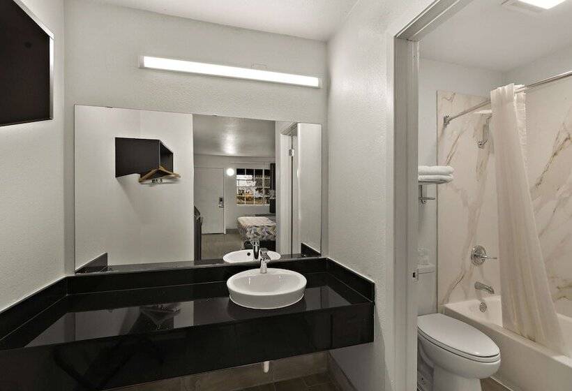 בית מלון כפרי Knights Inn   Belton/temple