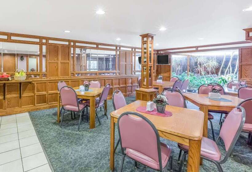 هتل Knights Inn & Suites South Sioux City