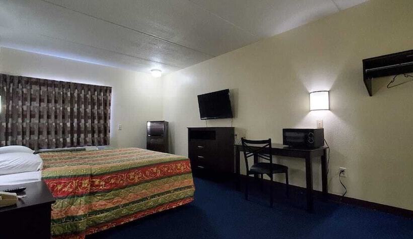 酒店 Plano Inn & Suites