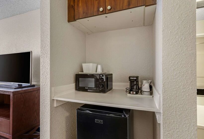 Отель Quality Inn Denver Tech Center