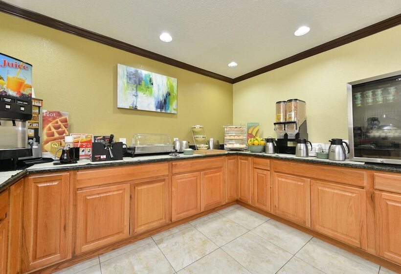 هتل Quality Inn San Diego I 5 Naval Base