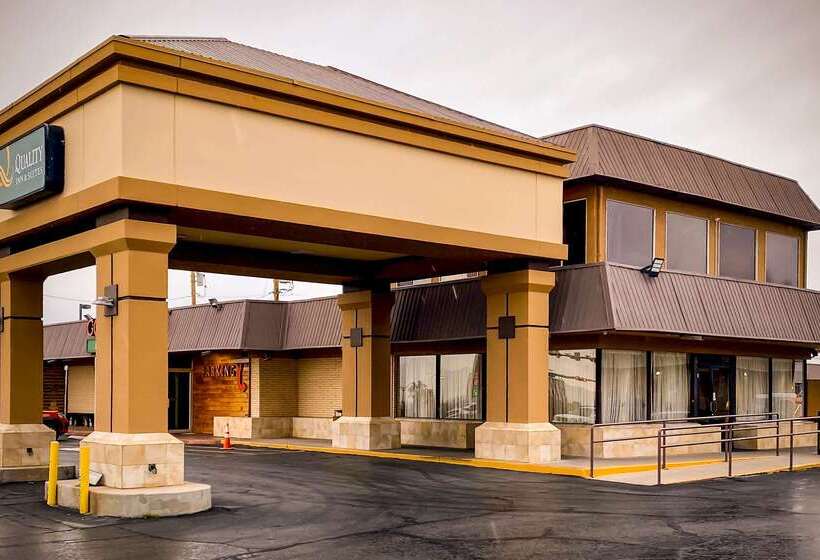 Hotel Quality Inn & Suites Airport