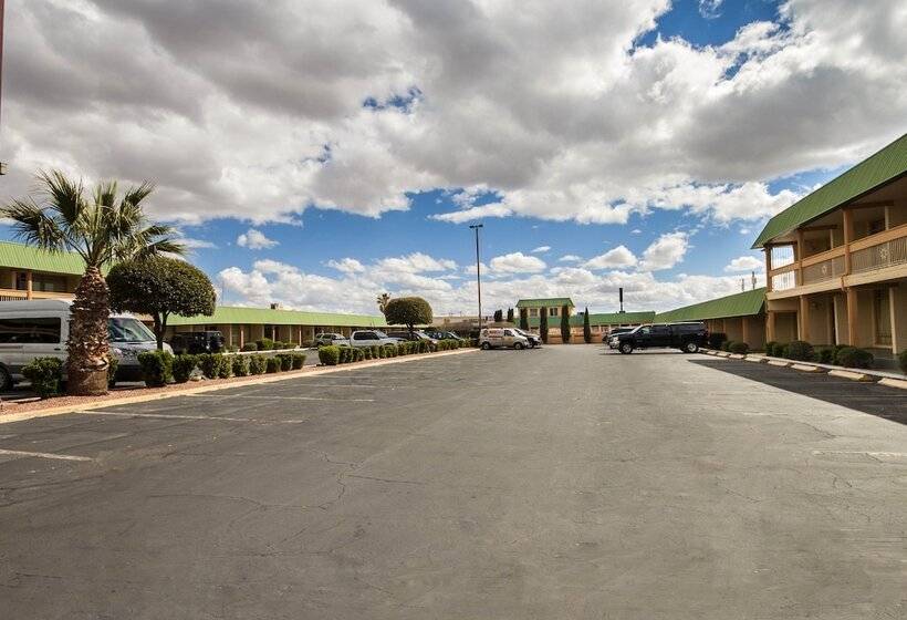 هتل Quality Inn & Suites Airport