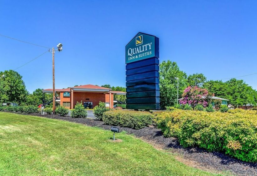 Отель Quality Inn & Suites Creedmor Butner