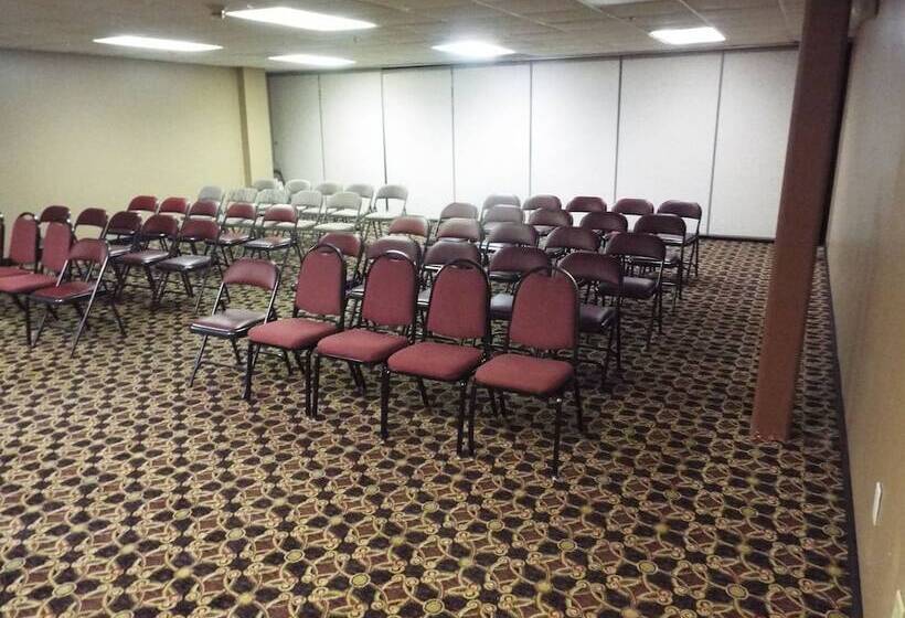 هتل Quality Suites Atlanta Airport East
