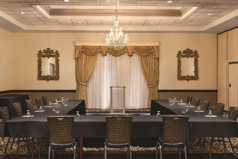 Radisson Hotel & Conference Center Rockford