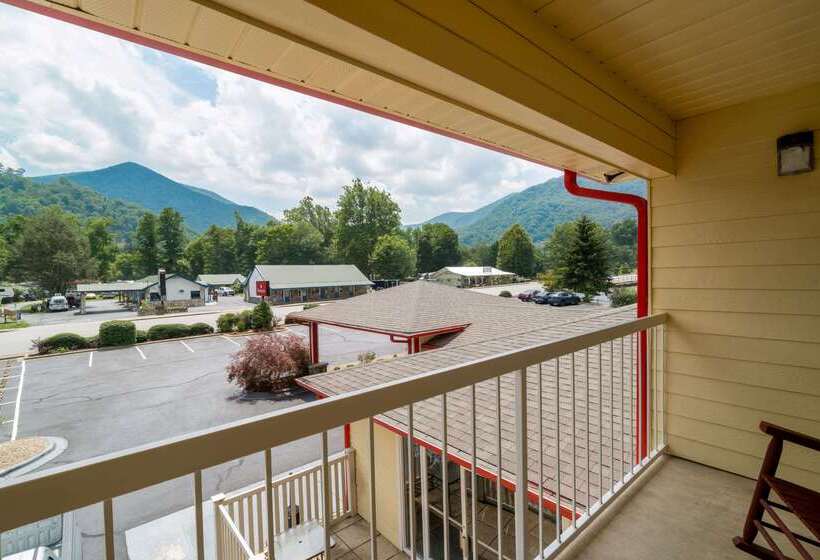 هتل Ramada By Wyndham Maggie Valley