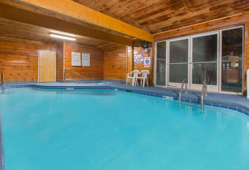 هتل Ramada By Wyndham Maggie Valley