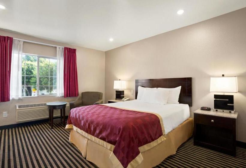 فندق Ramada By Wyndham Marina Del Rey