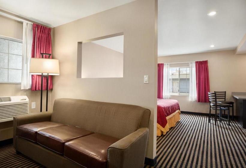 فندق Ramada By Wyndham Marina Del Rey