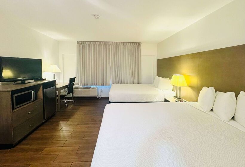 هتل Ramada By Wyndham San Diego Airport