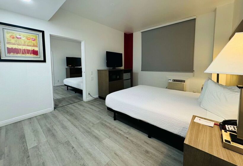 هتل Ramada By Wyndham San Diego Airport