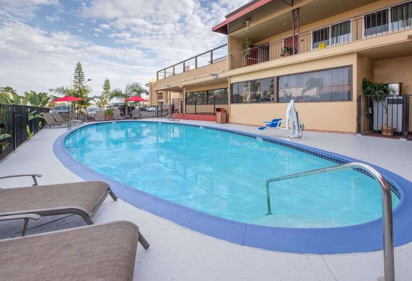 هتل Ramada By Wyndham San Diego Airport